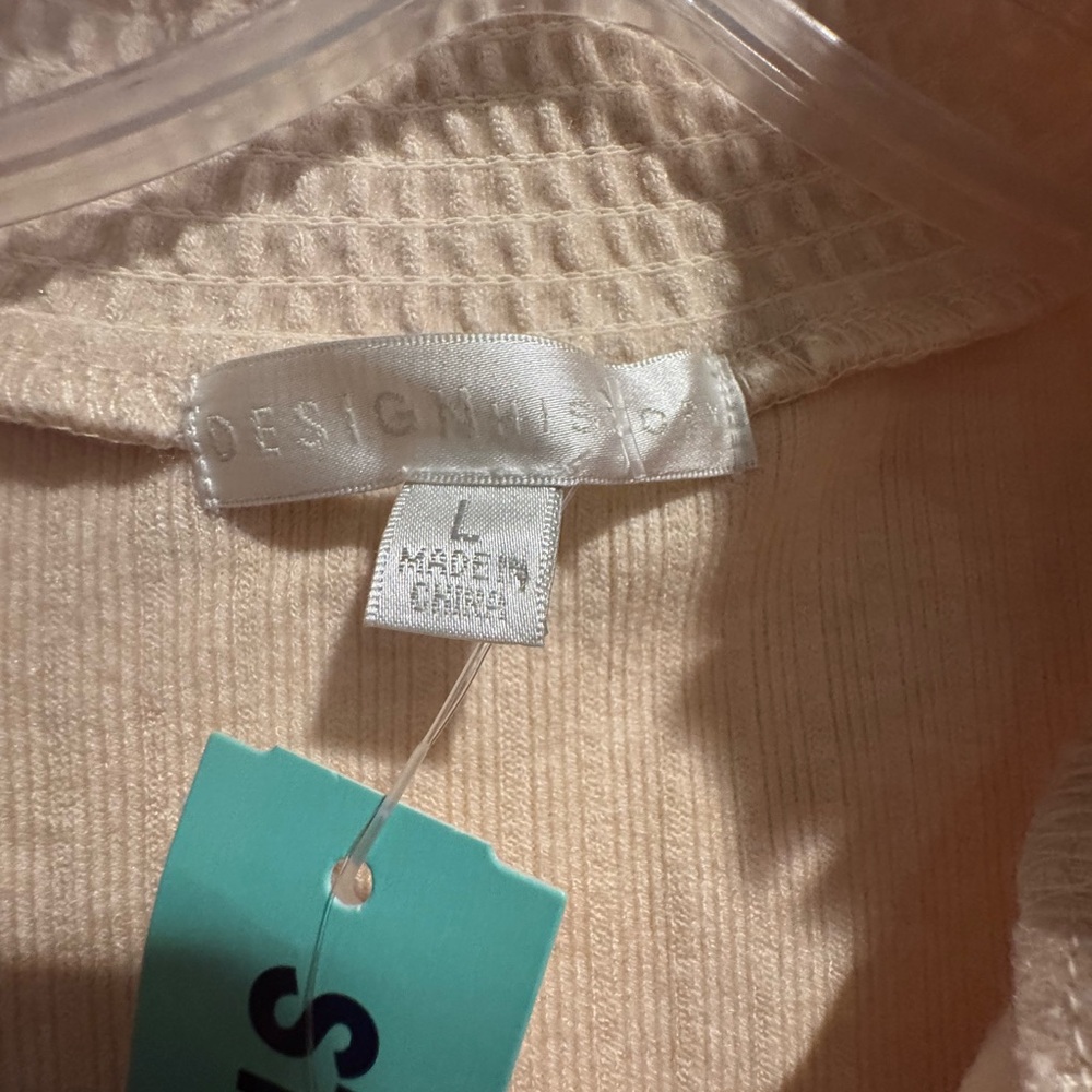 Design History Cream Button Down Ribbed Top - Picture 3 of 6